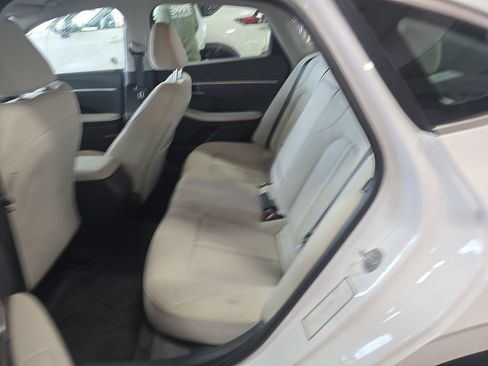 Used 2025 Hyundai Sonata SEL FWD image 4