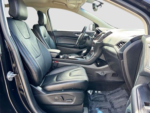 Used 2018 Ford Edge Titanium image 29