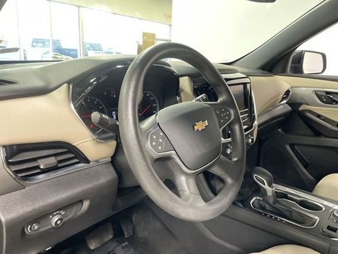 Used 2023 Chevrolet Traverse LS image 14