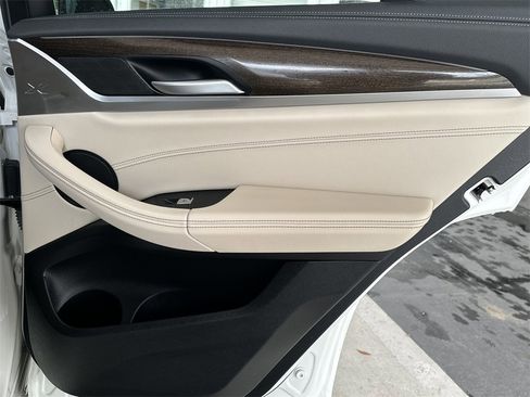 Used 2023 BMW X4 M40i w/ Premium Package image 33