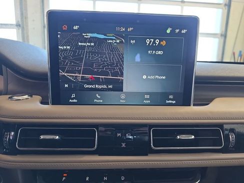 Used 2023 Lincoln Aviator Reserve w/ Equipment Group 201A AWD/4WD image 21
