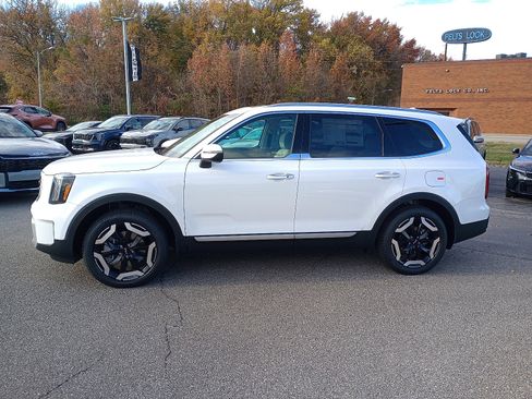New 2025 Kia Telluride S image 4