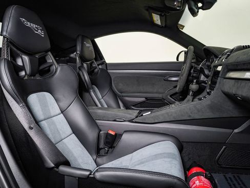 Certified 2025 Porsche 718 Cayman GT4 RS RWD image 18