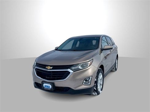 Used 2018 Chevrolet Equinox LT image 1
