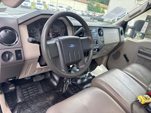Used 2008 Ford F350 4x4 Regular Cab DRW Super Duty image 12