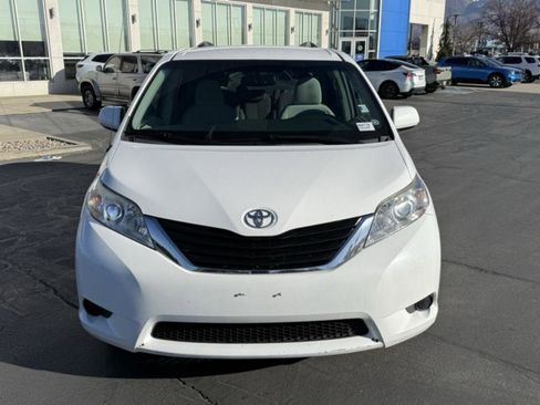 Used 2013 Toyota Sienna LE image 20