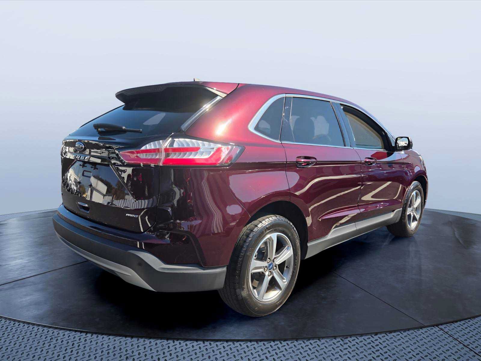 Used 2022 Ford Edge SEL w/ Convenience Package AWD/4WD image 3
