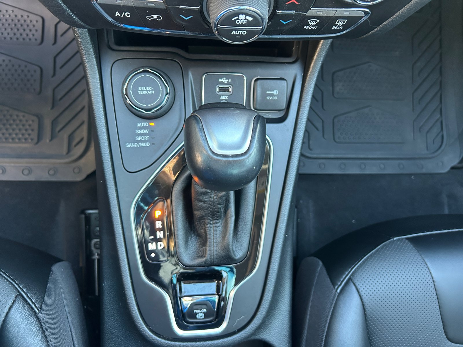 Used 2022 Jeep Cherokee Limited AWD/4WD image 23