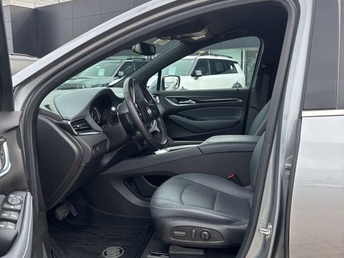 Used 2023 Buick Enclave Essence image 11