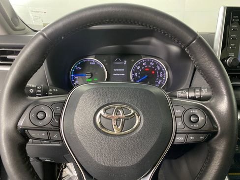 Certified 2021 Toyota RAV4 XLE Premium image 14