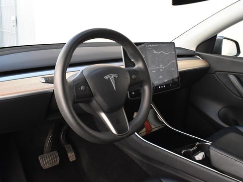 Used 2021 Tesla Model Y Long Range AWD/4WD image 14