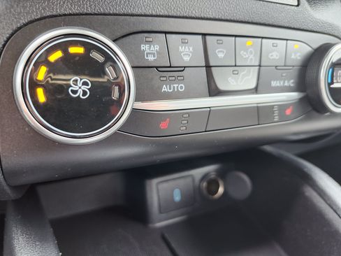Used 2020 Ford Escape SE AWD/4WD image 9