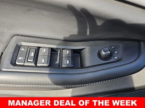 Used 2023 Jeep Grand Cherokee Limited w/ Luxury Tech Group II image 29