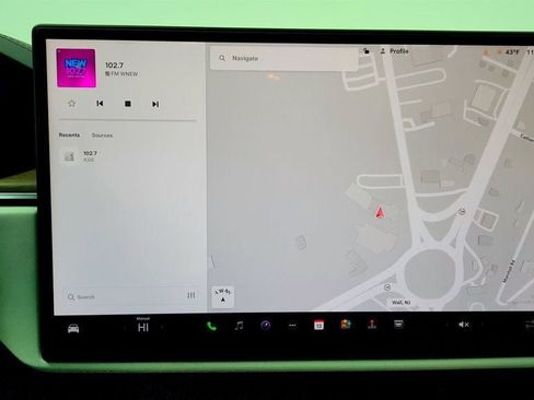 Used 2022 Tesla Model X AWD w/ Falcon Wing Doors & Pan image 22