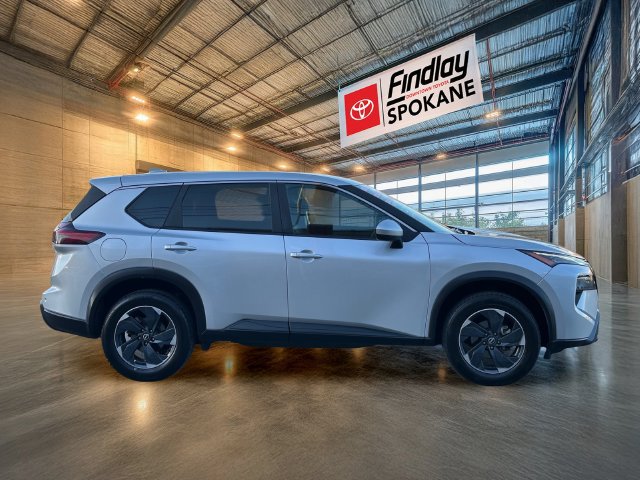 Used 2024 Nissan Rogue SV AWD/4WD image 4