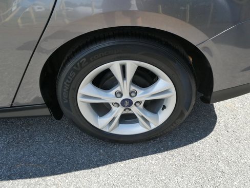 Used 2014 Ford Focus SE FWD image 30