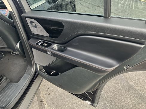Used 2024 Lincoln Aviator Reserve AWD/4WD image 11