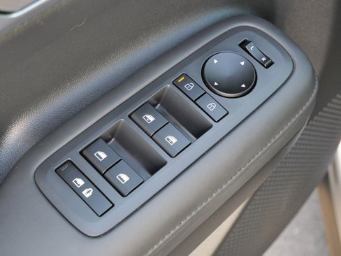 Certified 2025 Hyundai Santa Fe SEL image 19