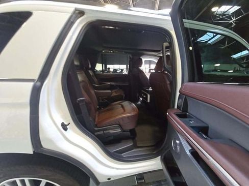 Used 2024 Ford Expedition Limited AWD/4WD image 18