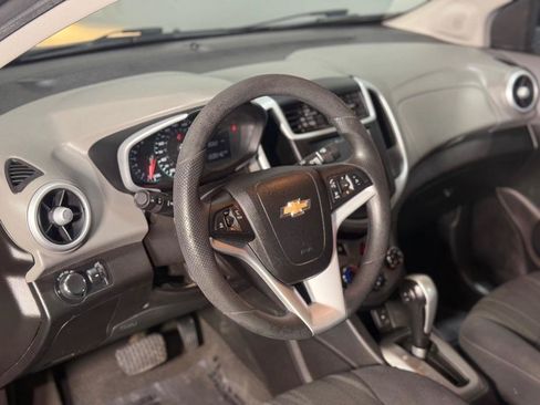 Used 2017 Chevrolet Sonic LT FWD image 28
