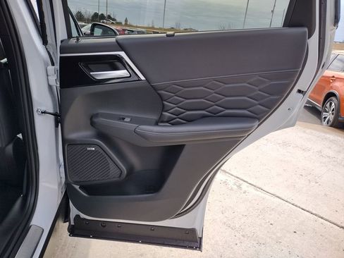 New 2026 Mitsubishi Outlander SEL image 34