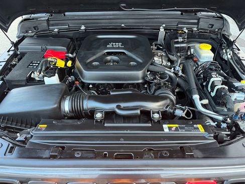 Used 2021 Jeep Wrangler Unlimited Sahara image 22