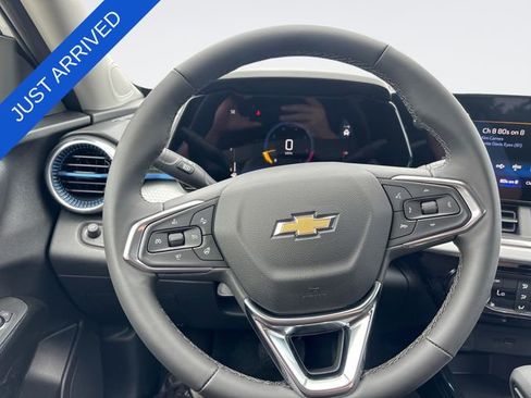 New 2026 Chevrolet Trax LT w/ LT Convenience Package FWD image 13