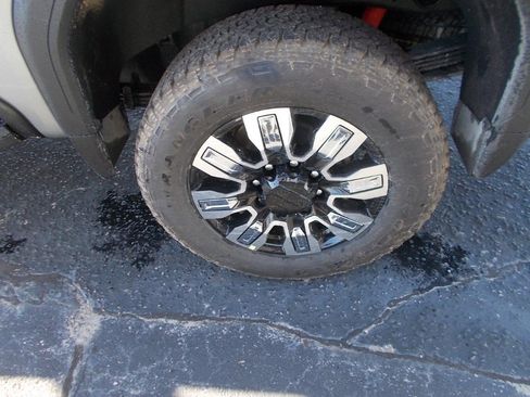 New 2026 GMC Sierra 2500 Denali w/ Denali Reserve Package image 9