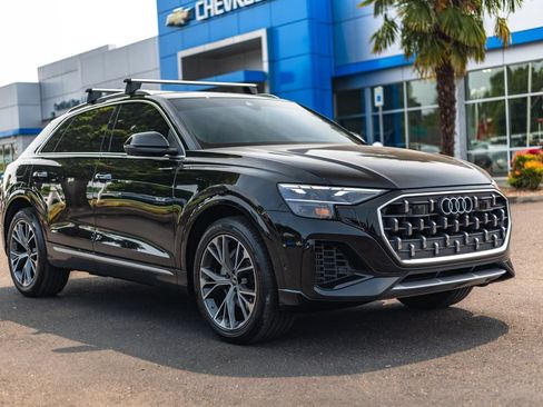 Used 2025 Audi Q8 Premium Plus AWD/4WD image 6