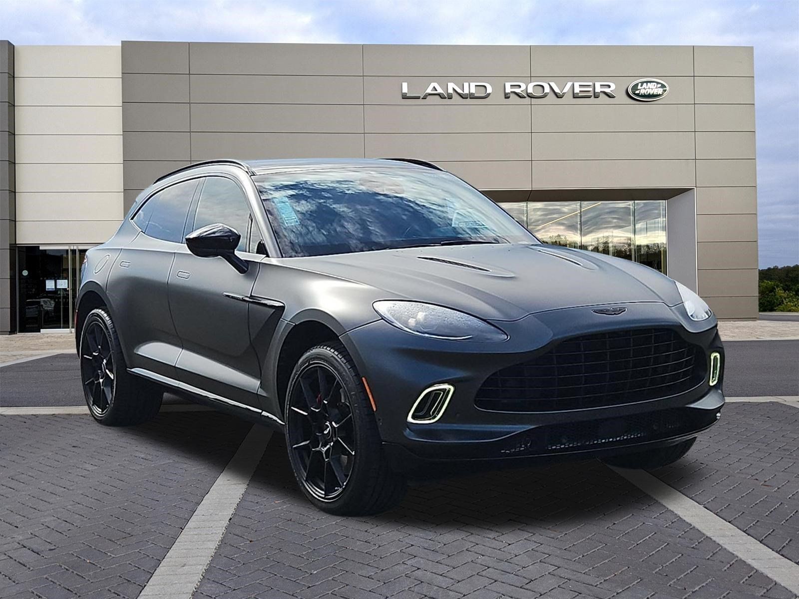 Used 2021 Aston Martin DBX AWD/4WD image 3