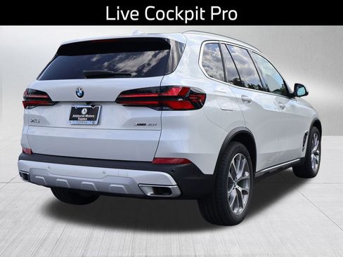 Used 2026 BMW X5 xDrive40i w/ Premium Package AWD/4WD image 9
