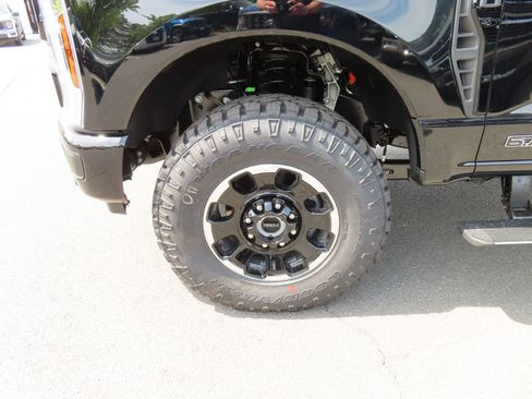 New 2026 Ford F250 Platinum AWD/4WD image 9