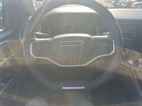 Used 2024 Jeep Wagoneer Series II w/ Flexible Seating Group RWD image 23