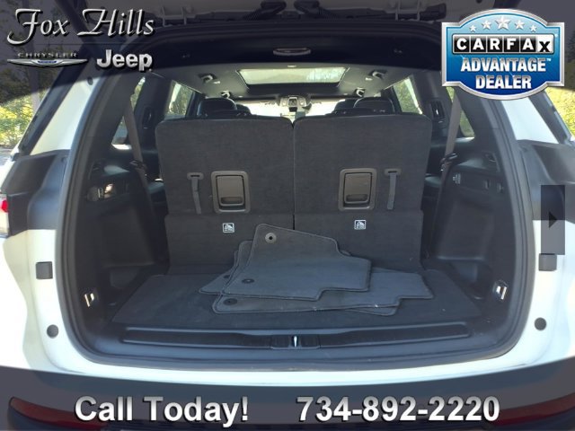 Certified 2025 Jeep Grand Cherokee L Limited w/ Black Appearance Package AWD/4WD image 10