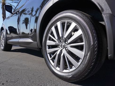 Certified 2025 Nissan Pathfinder SL w/ SL Premium Package image 6