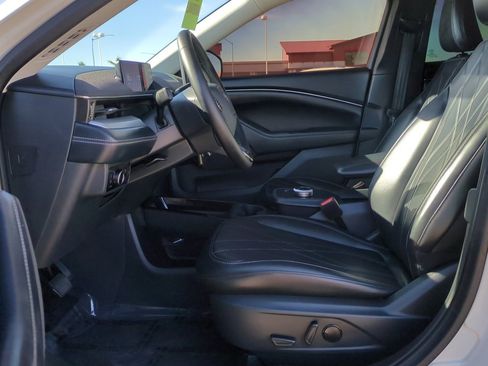 Used 2023 Ford Mustang Mach-E Select image 15