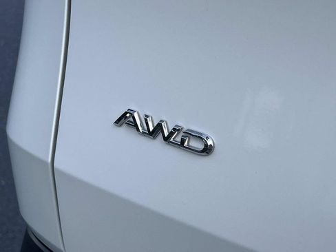 Used 2025 Toyota Grand Highlander AWD image 11