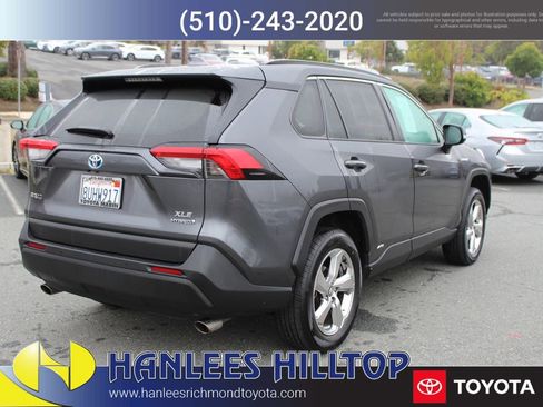 Used 2021 Toyota RAV4 XLE Premium image 7