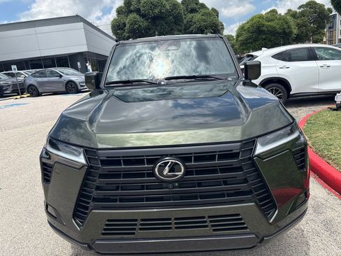 Used 2025 Lexus GX 550 w/ Cold Area Package AWD/4WD image 8