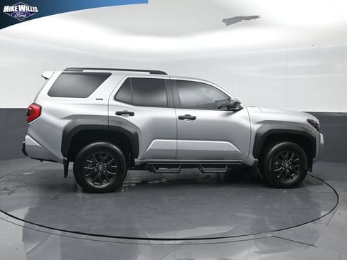 Used 2025 Toyota 4Runner SR5 AWD/4WD image 8