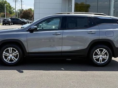 Used 2019 GMC Terrain SLE w/ Driver Convenience Package FWD image 10