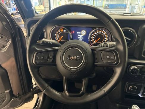 Used 2022 Jeep Wrangler Sport AWD/4WD image 17