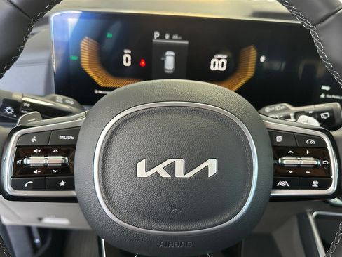 New 2026 Kia Carnival EX FWD image 23