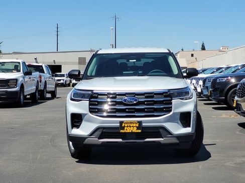 New 2026 Ford Explorer Active AWD/4WD image 3