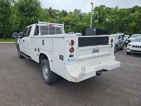 Used 2022 Ford F350 XL w/ Power Equipment Group AWD/4WD image 5