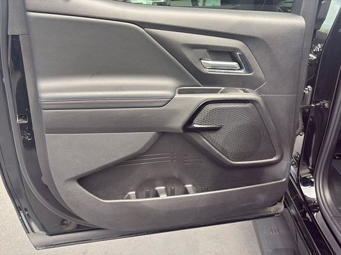 Used 2025 Chevrolet Silverado EV RST AWD/4WD image 32