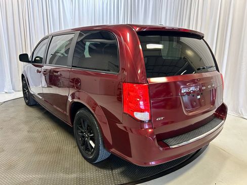 Used 2019 Dodge Grand Caravan GT FWD image 2