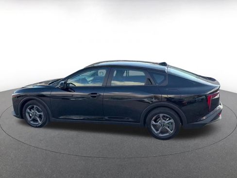 Used 2025 Kia K4 LXS image 9