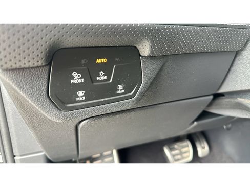 Used 2024 Volkswagen Atlas Cross Sport SEL Premium R-Line AWD/4WD image 21