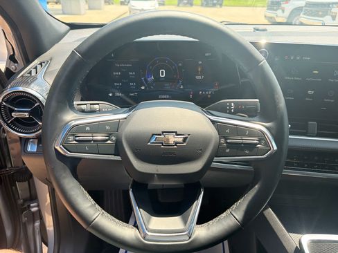Used 2025 Chevrolet Equinox LT w/ Convenience Package II AWD/4WD image 15